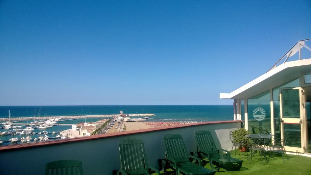 רודי גרגניקו Hotel Borgo Marina מראה חיצוני תמונה